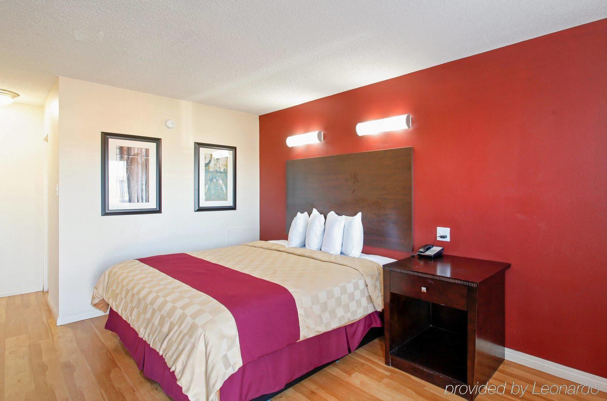 Red Roof Inn Mojave Exterior photo