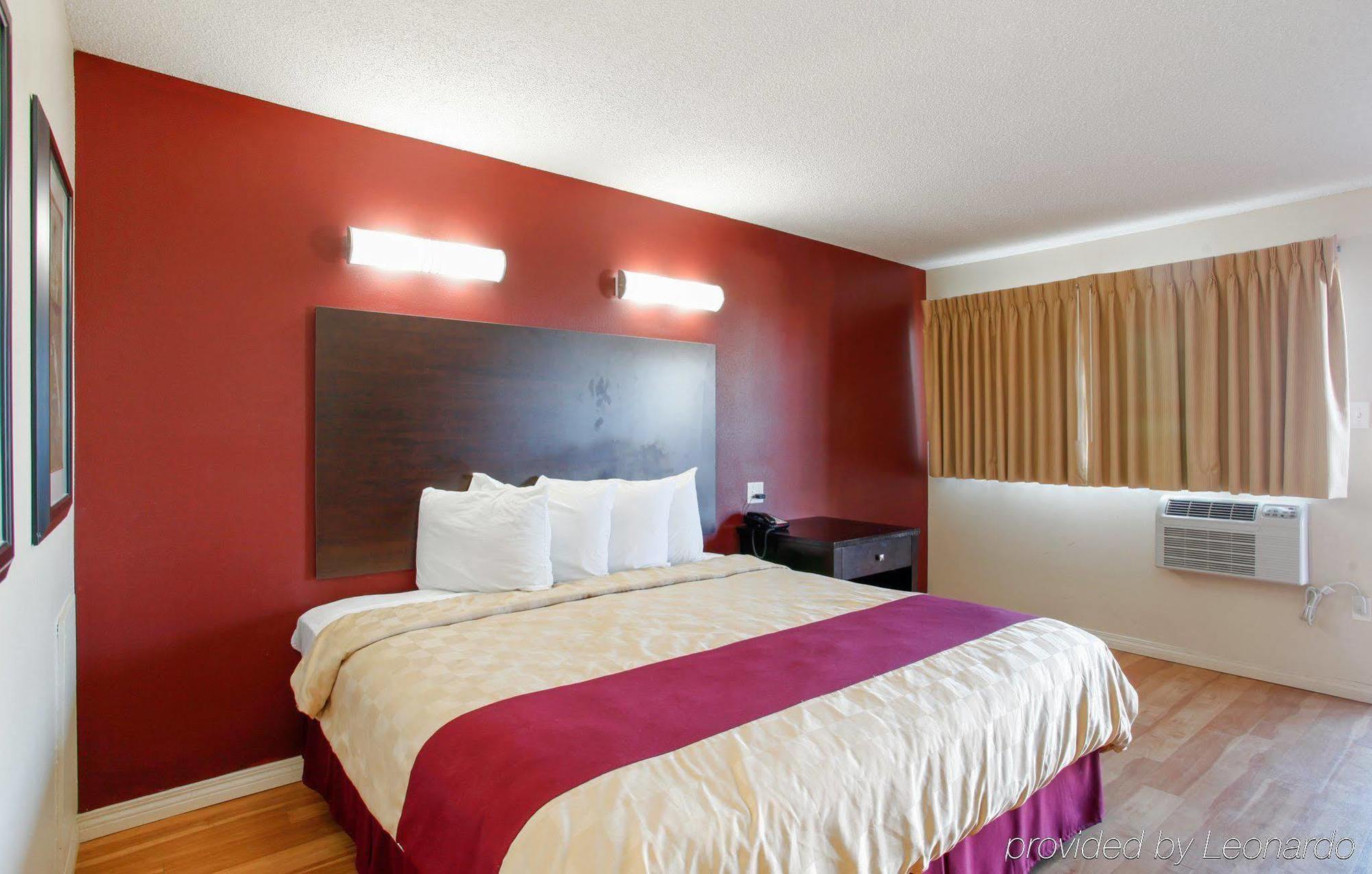 Red Roof Inn Mojave Exterior photo